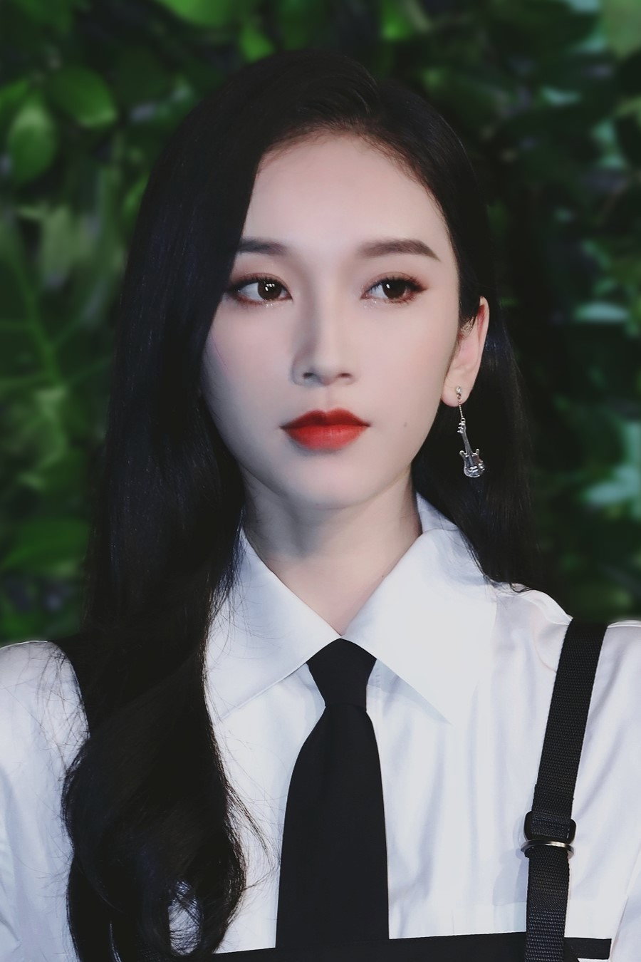 刘令姿 as He Zhen in Are You The One