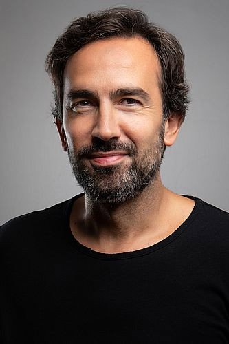 Volkan Cal as Haluk in Öğretmen Kemal