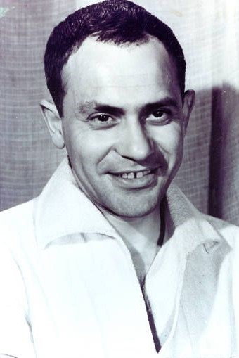 José Luis Ozores as Luis in That Happy Couple