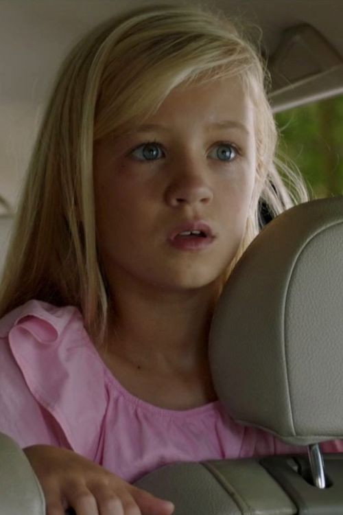 Liz Vergeer as Robine in Tailgate