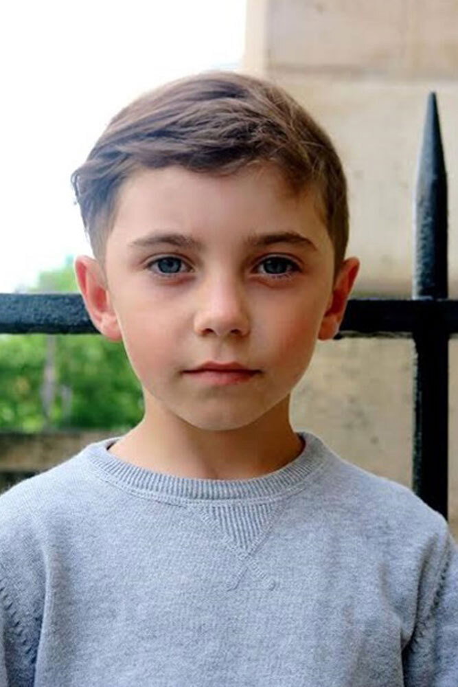 Ilan Debrabant as Enzo in The Channel