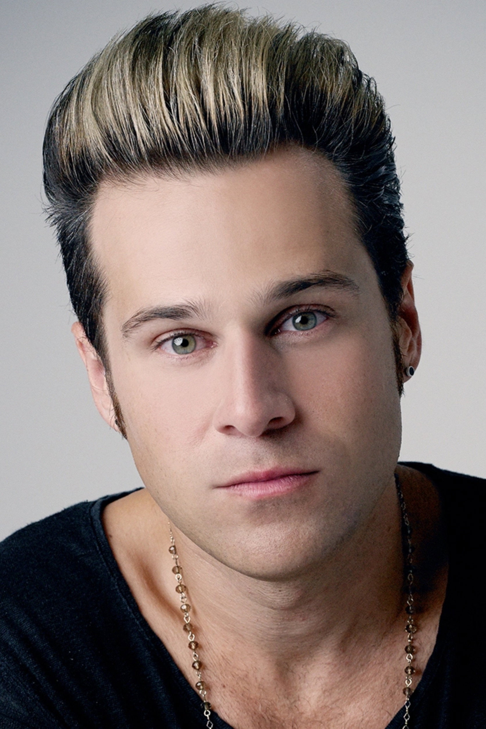 Ryan Cabrera as Rickie in My Sexiest Year