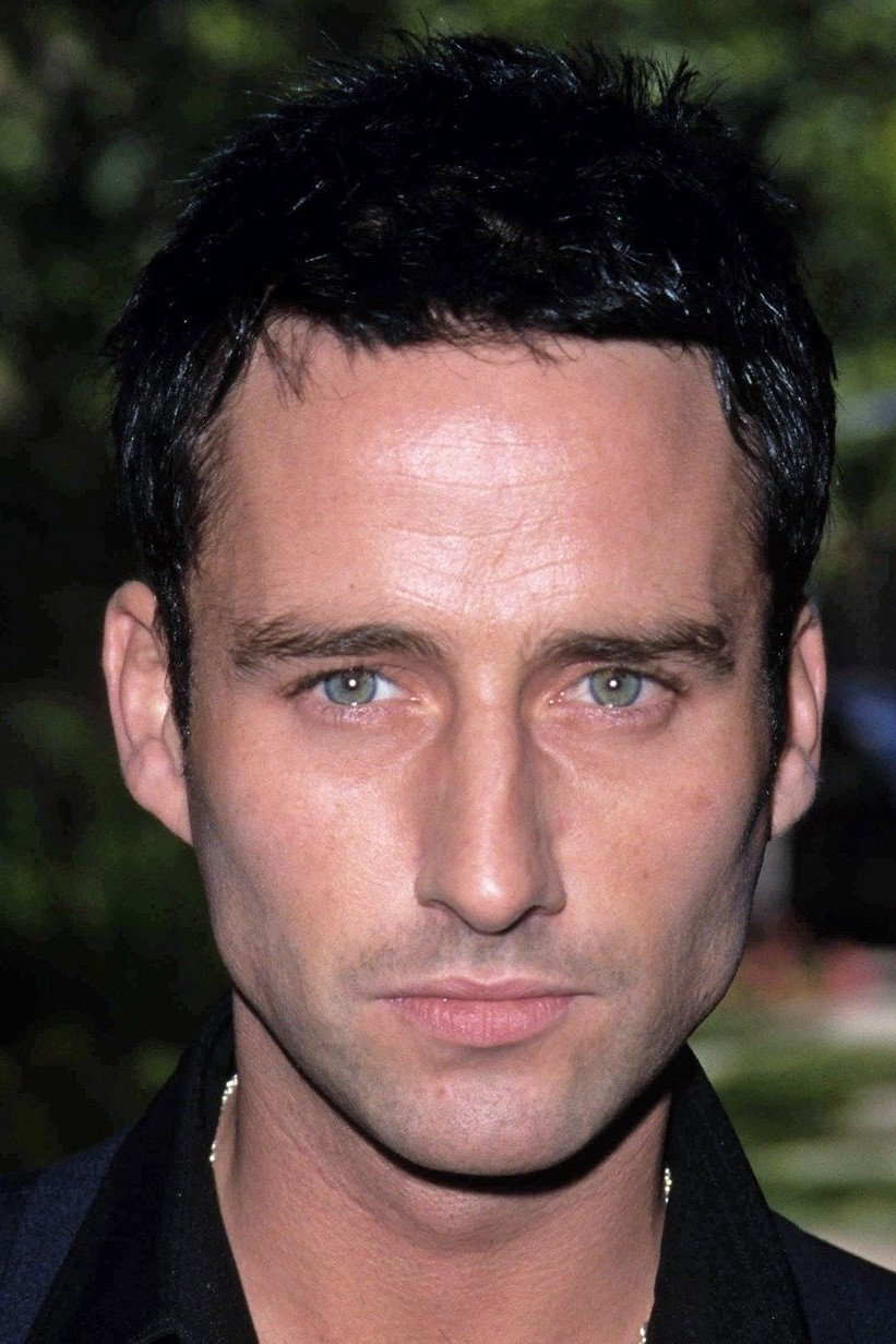Glenn Quinn as Randy in Live Nude Girls