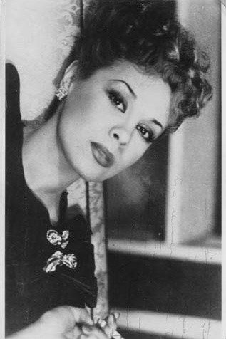 Fanny Navarro as Azucena in La calesita