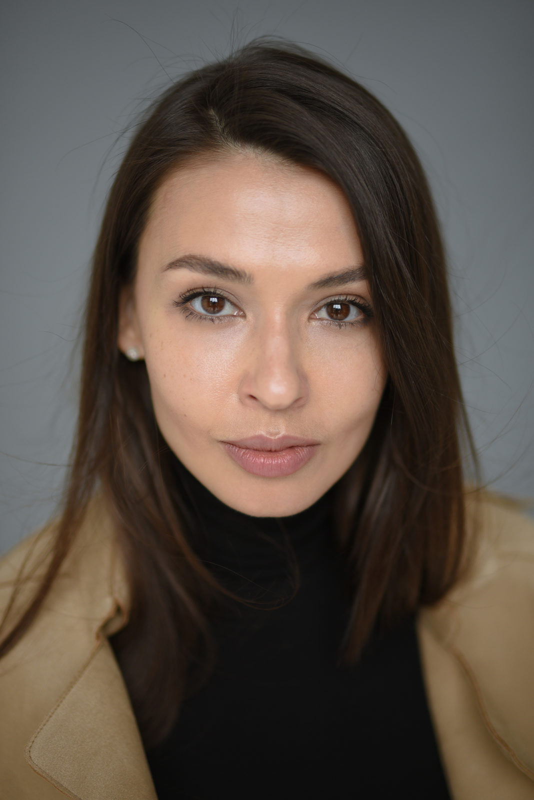 Екатерина Седик as girl in The Smoke