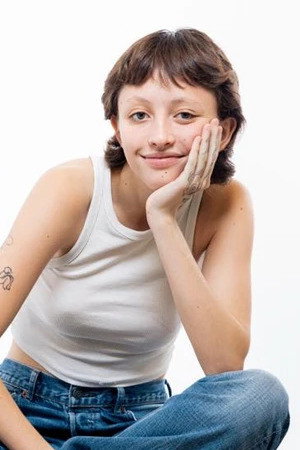 Alma Schmitt as Cléo in SKAM France