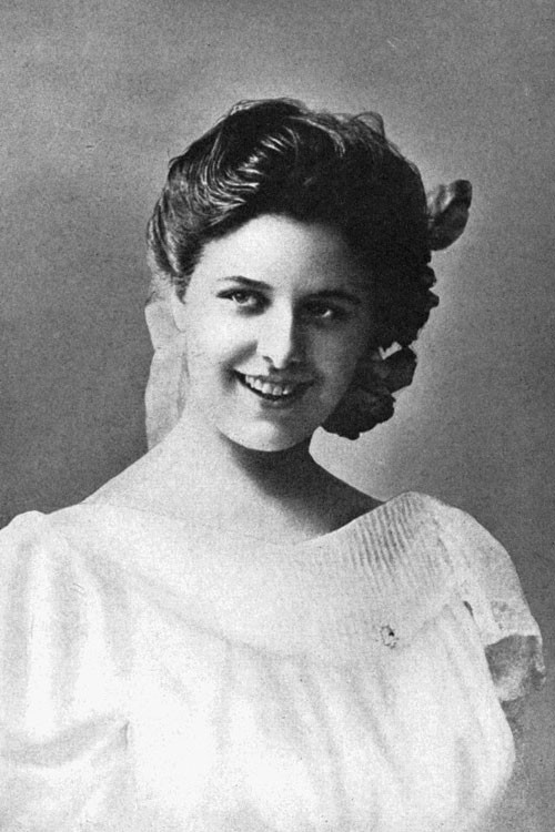 Geraldine Farrar as Carmen in Carmen