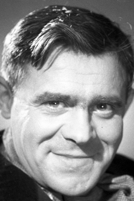 Stanisław Marian Kamiński as Court Clerk in Piękny był pogrzeb, ludzie płakali