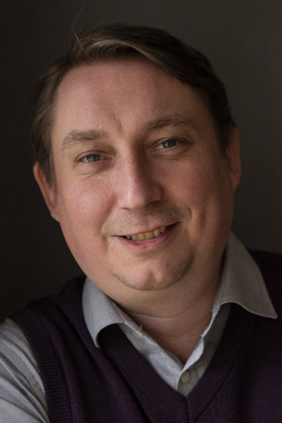 Robert Mikluš as Robert in Láska a její příchutě
