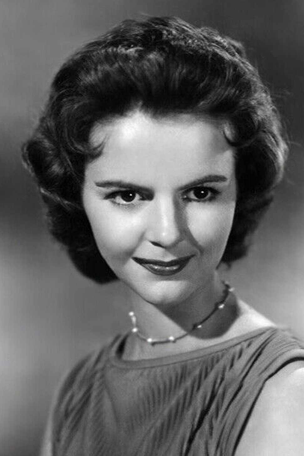 Carolyn Craig as Nora Manning in House on Haunted Hill