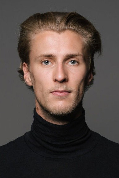Markus Andreas Auling as Kristjan in Five Minutes