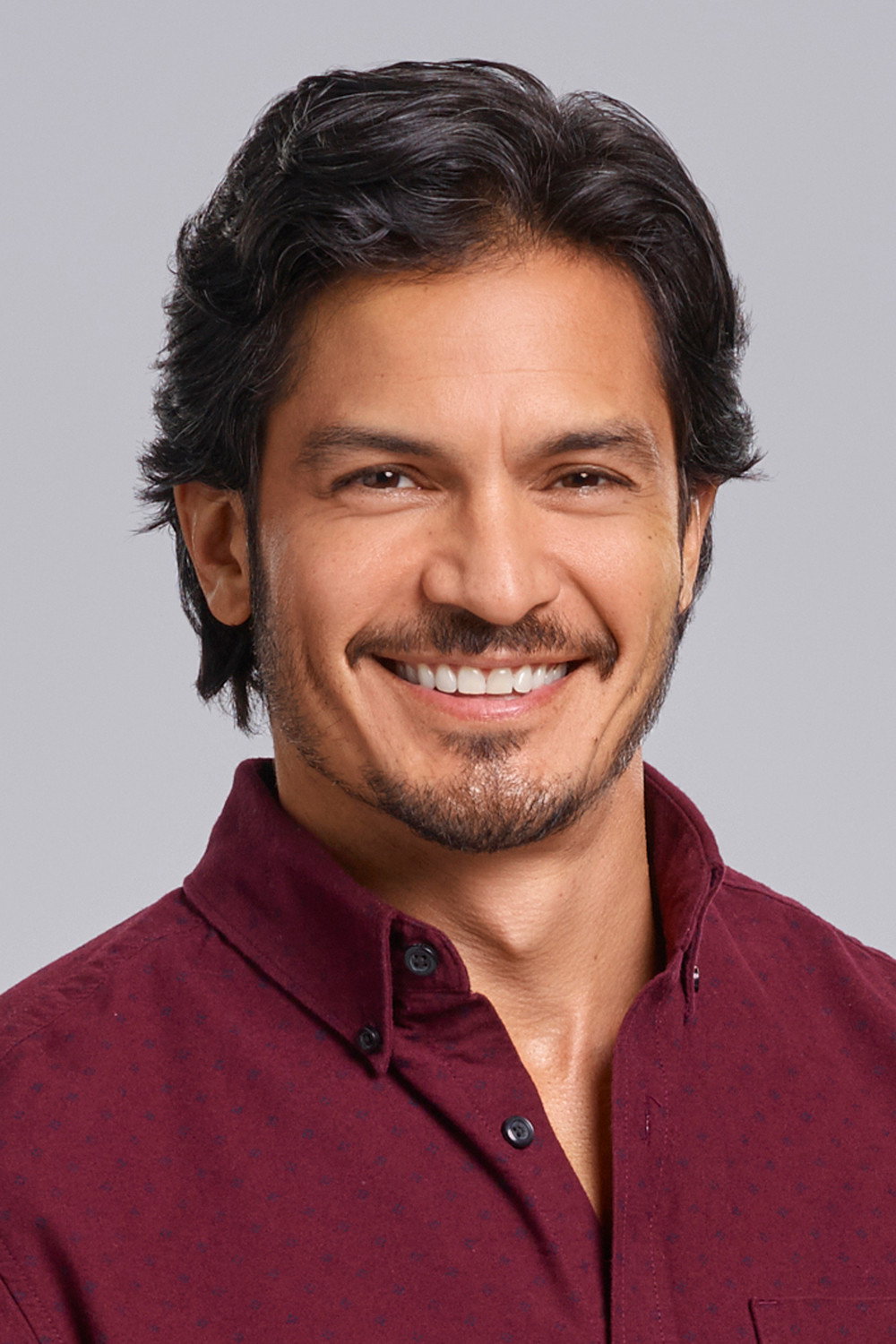 Nicholas Gonzalez as Arturo Suarez in Mental