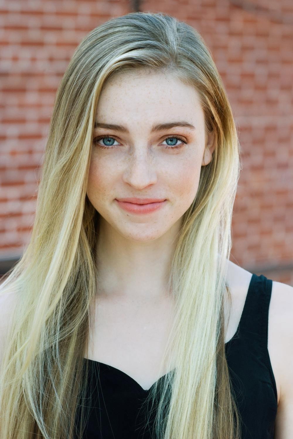 Sarah Mezzanotte as Marnie in Chambers