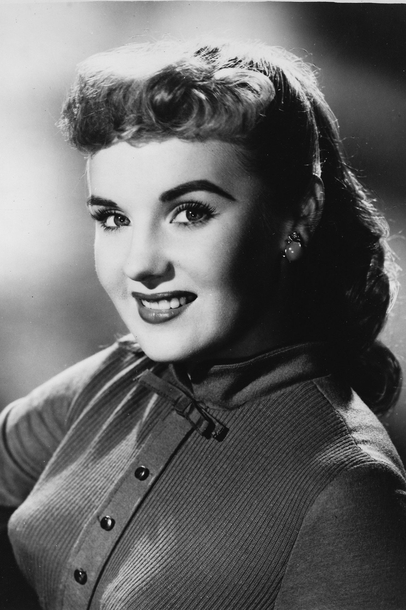 Molly Bee as Alice Bronson in Summer Love