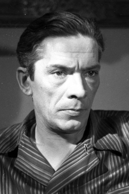 Wiktor Grotowicz as Banasik in The Red and the Gold