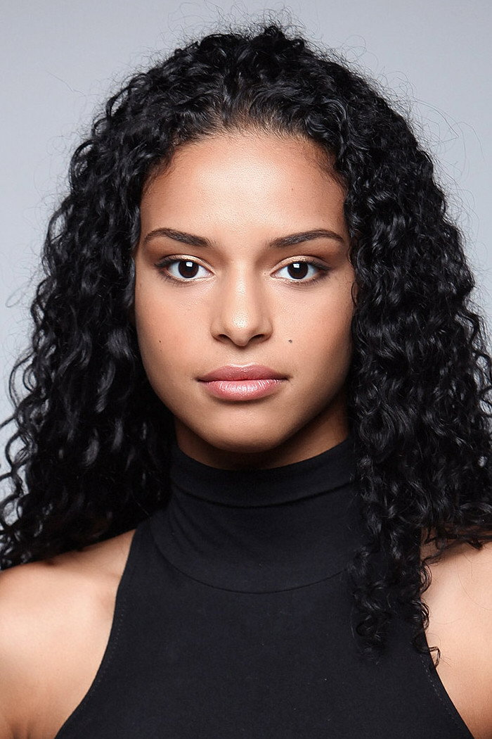 Milcania Diaz-Rojas as Dawn in 40 Acres