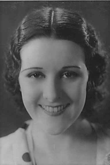Imperio Argentina as María del Pilar in Nobleza baturra