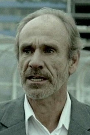 Ramsay Ross as Pistoleiro in Fire on the Amazon