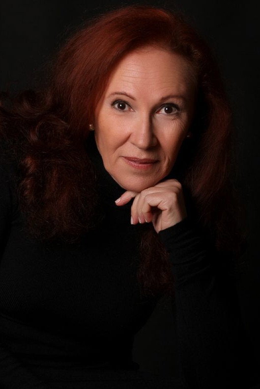 Isabel Simões as Bailarina in Por Mares Nunca Dantes Navegados