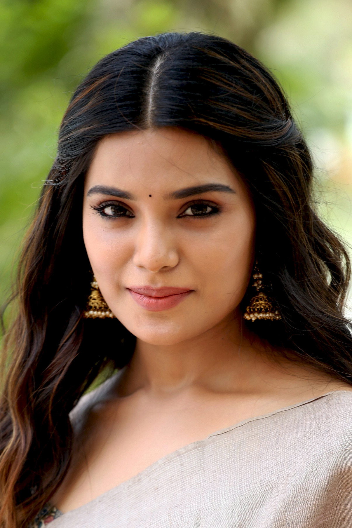 Aathmika as Nila in Meesaya Murukku