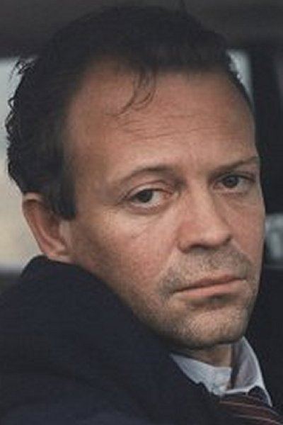 Claus Strandberg as Gilbert in Jane Horney