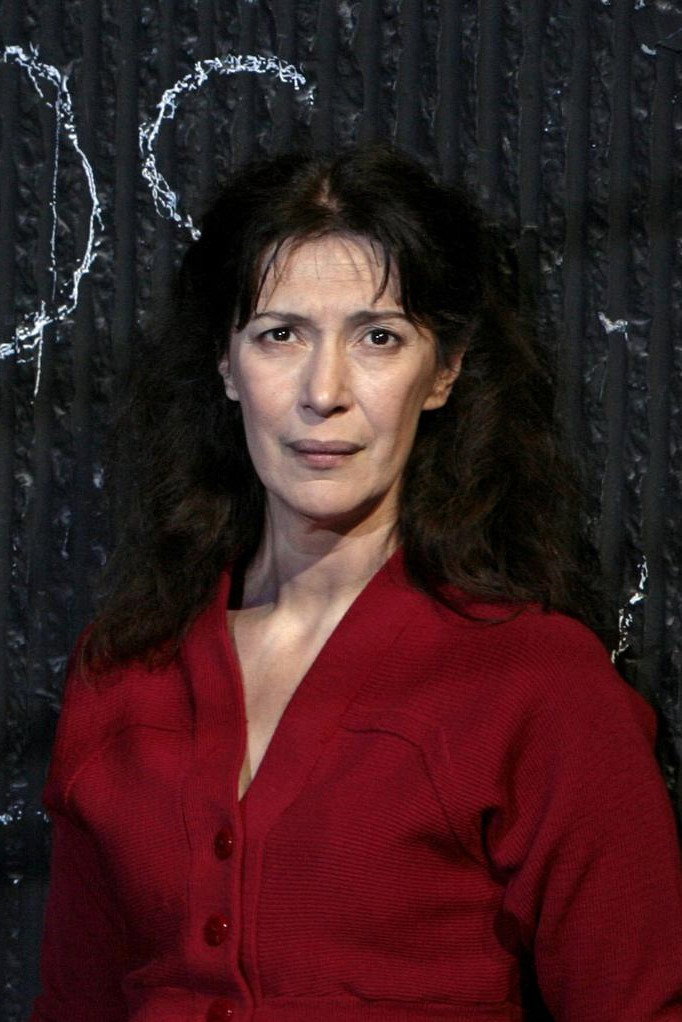 Anne Alvaro as Dr Marianne in Les Bureaux de Dieu