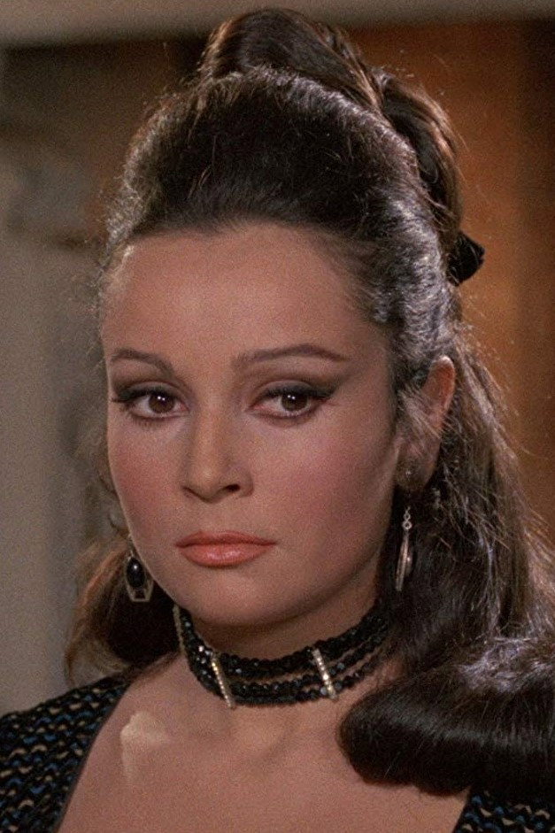 Mirella Maravidi as Alicia in Behind the Mask of Zorro