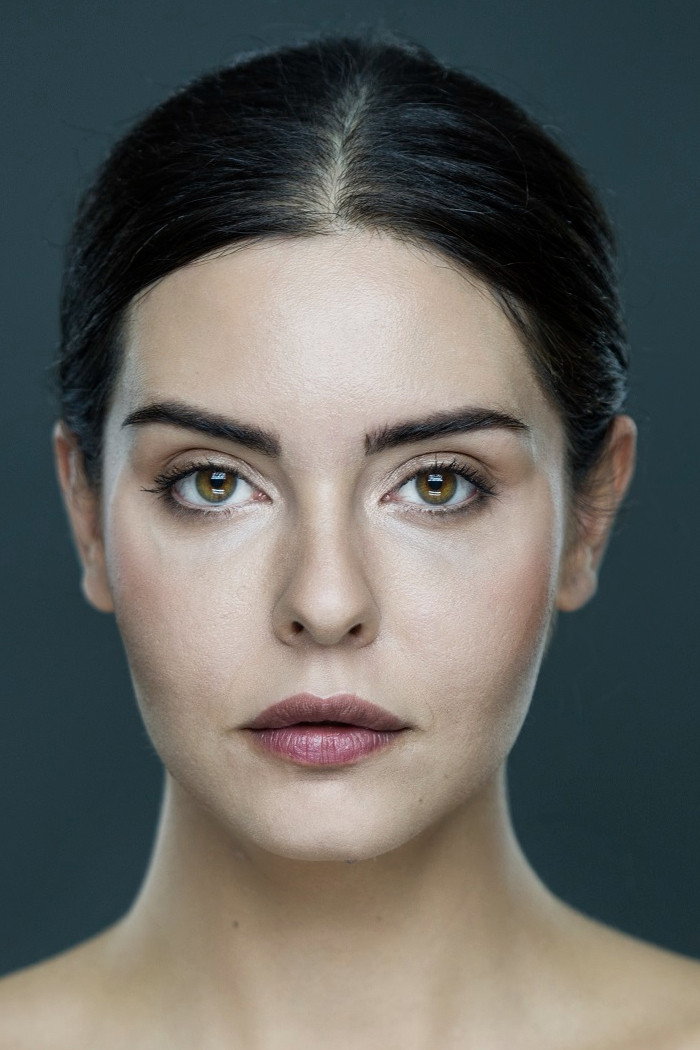 Ayşin Yeşim Çapanoğlu as Handan in Yeter