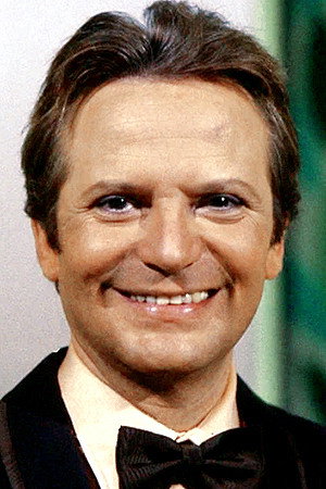 Alighiero Noschese as Giuseppe Quagliarulo in Target: Girls