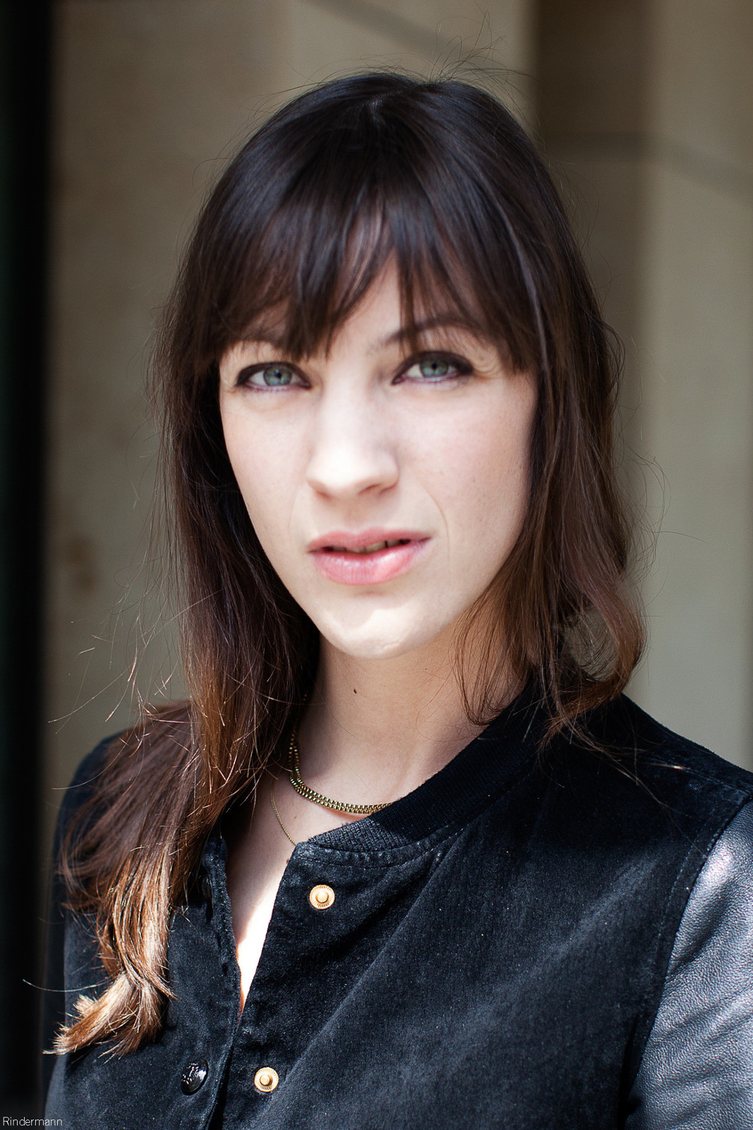 Oona von Maydell as Paula in Electric Girl