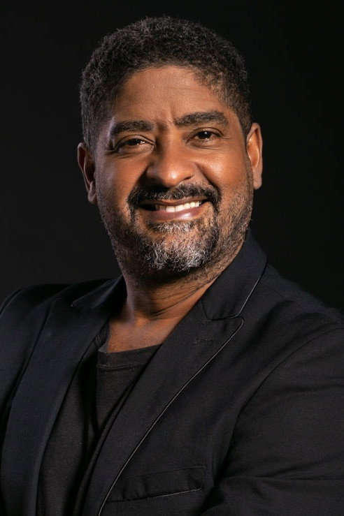 Raúl Rosário as Juca in Regresso a Sizalinda