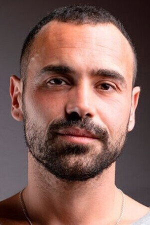 Fernando Barona as Mateo in 21 Positions