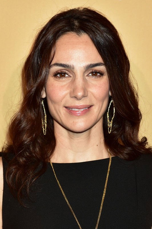 Annie Parisse as Sam in Friends from College