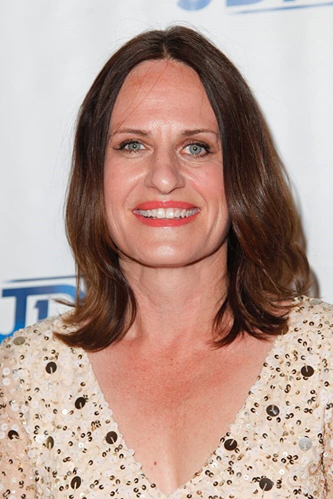 Linda Wallem as Dr. Hutchinson / Aunt Gretchen / Female Giraffe (voice) in Rocko's Modern Life: Static Cling