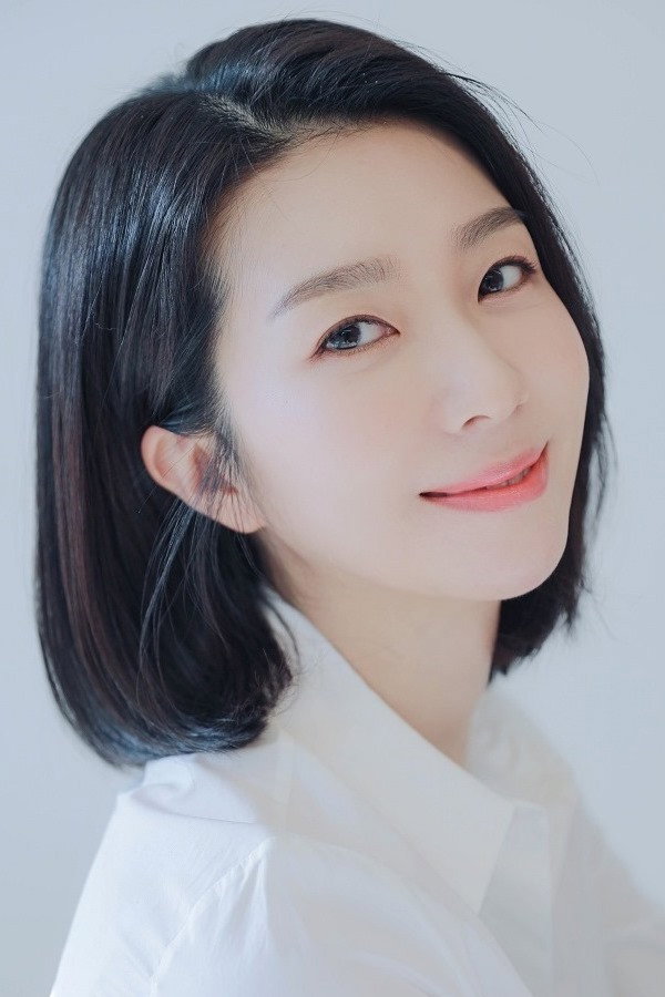 김지현 as Jang Joo-hee in Thirty-Nine