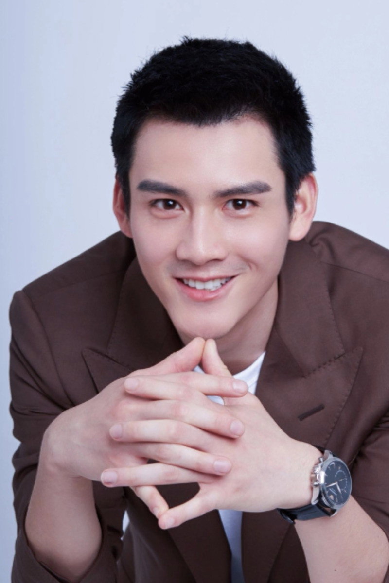 Li Jingyi as Dong Wenlin in Mutant Python