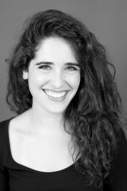Avigail Harari as Libby in The Island