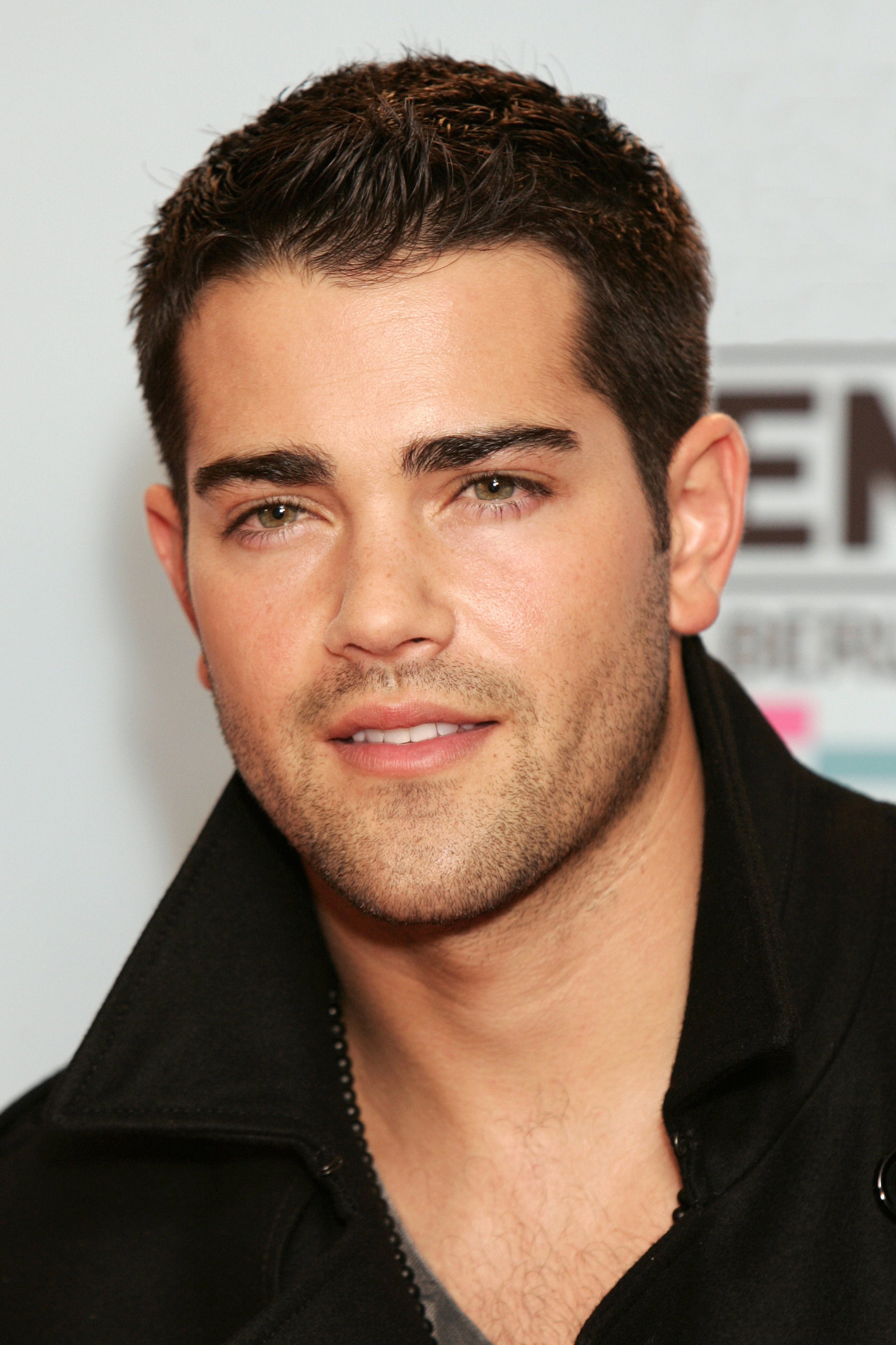 Jesse Metcalfe as Luke Watson in Chase