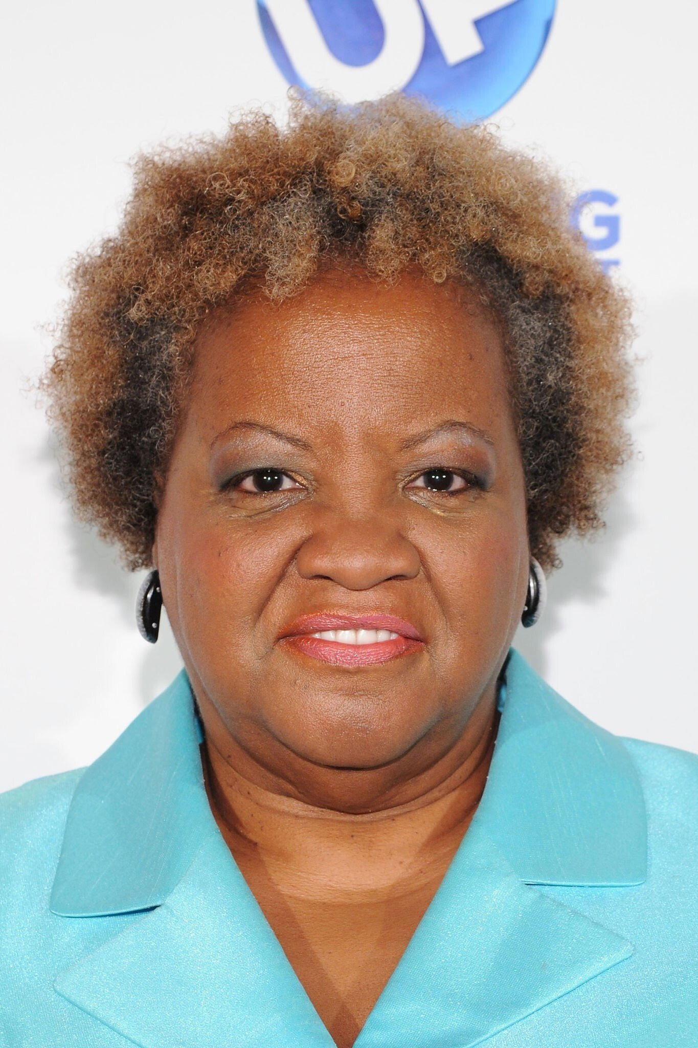 Elizabeth Omilami as Glenda Siles in Sudden Terror: The Hijacking of School Bus #17