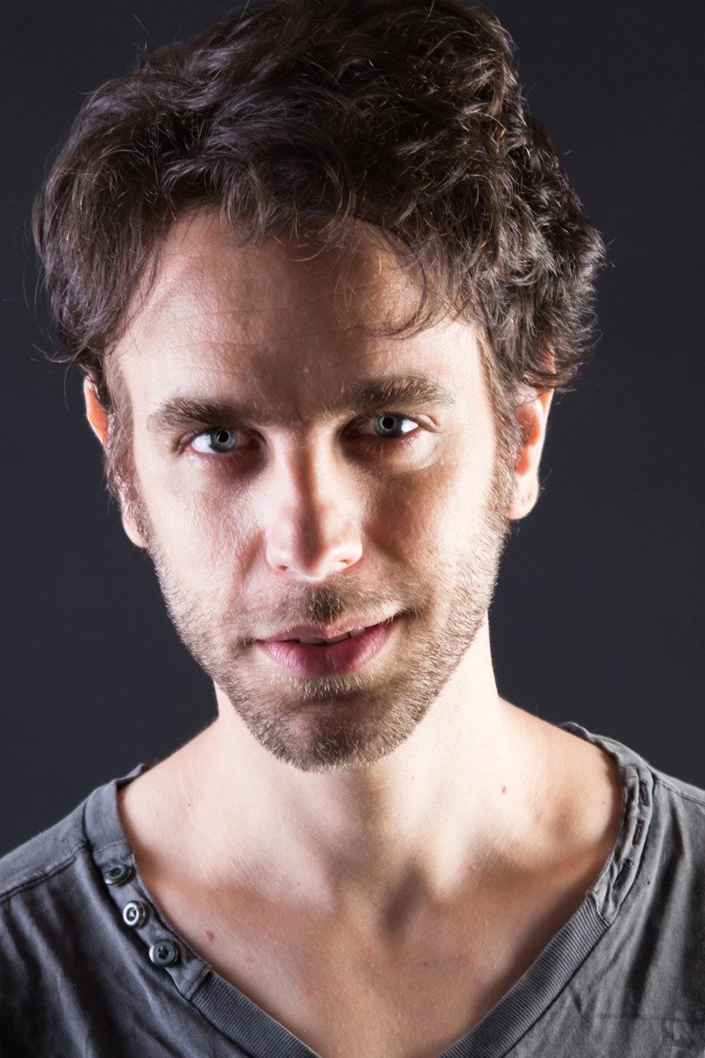 Leandro Cóccaro as Santo in Angelus