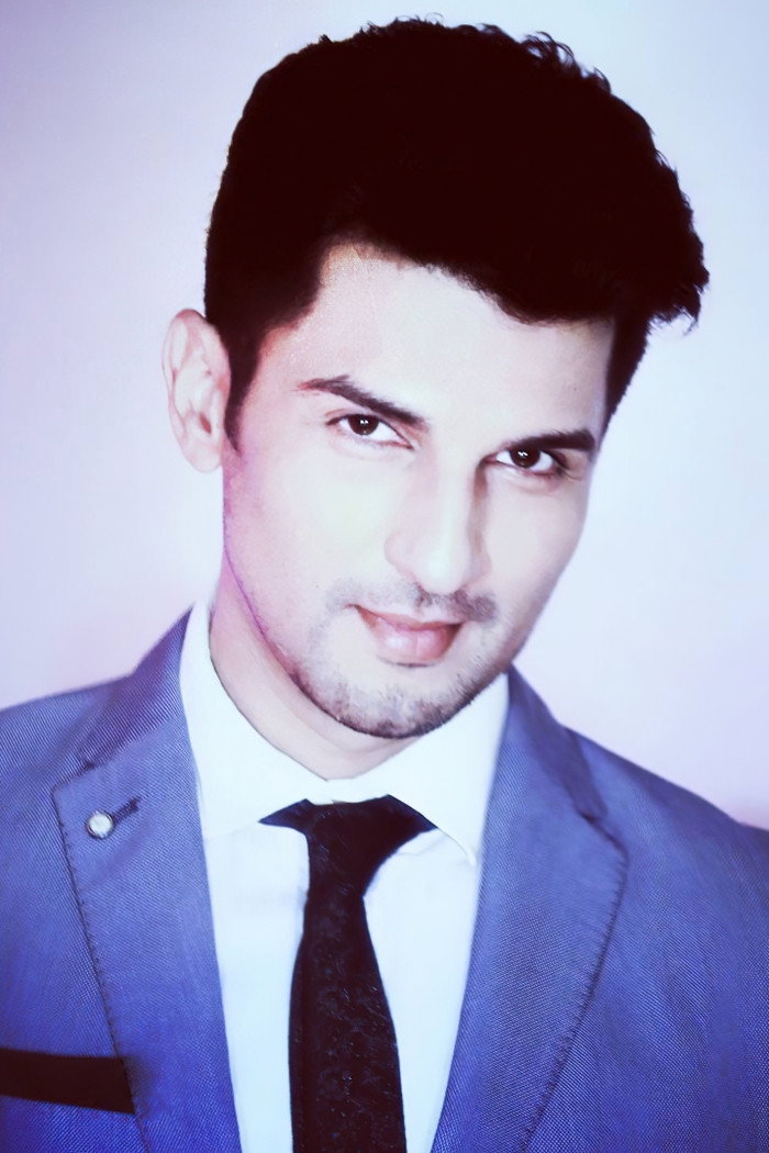 Manish Raisinghani as Dr. Raghav Sehgal in Katha Ankahee
