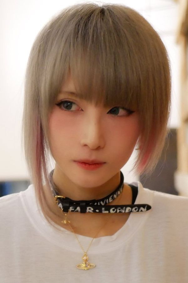青木志貴 as Mayuko Nise (voice) in High-Rise Invasion