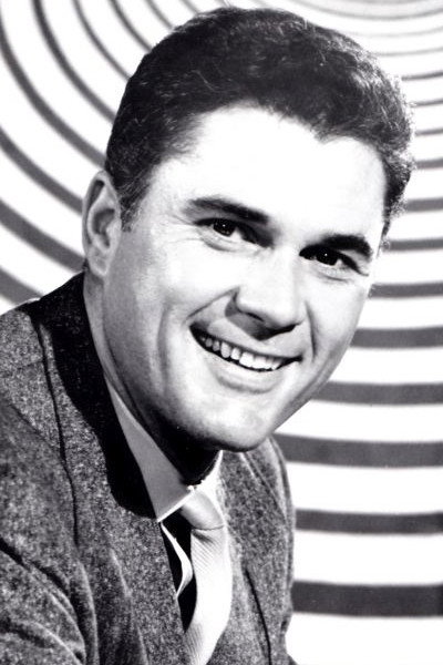 Robert Colbert as Cmdr. Woody Patterson in City Beneath the Sea