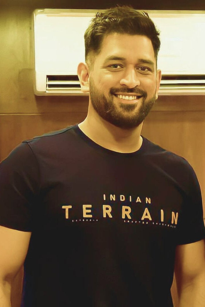 Mahendra Singh Dhoni as Self in Roar of the Lion