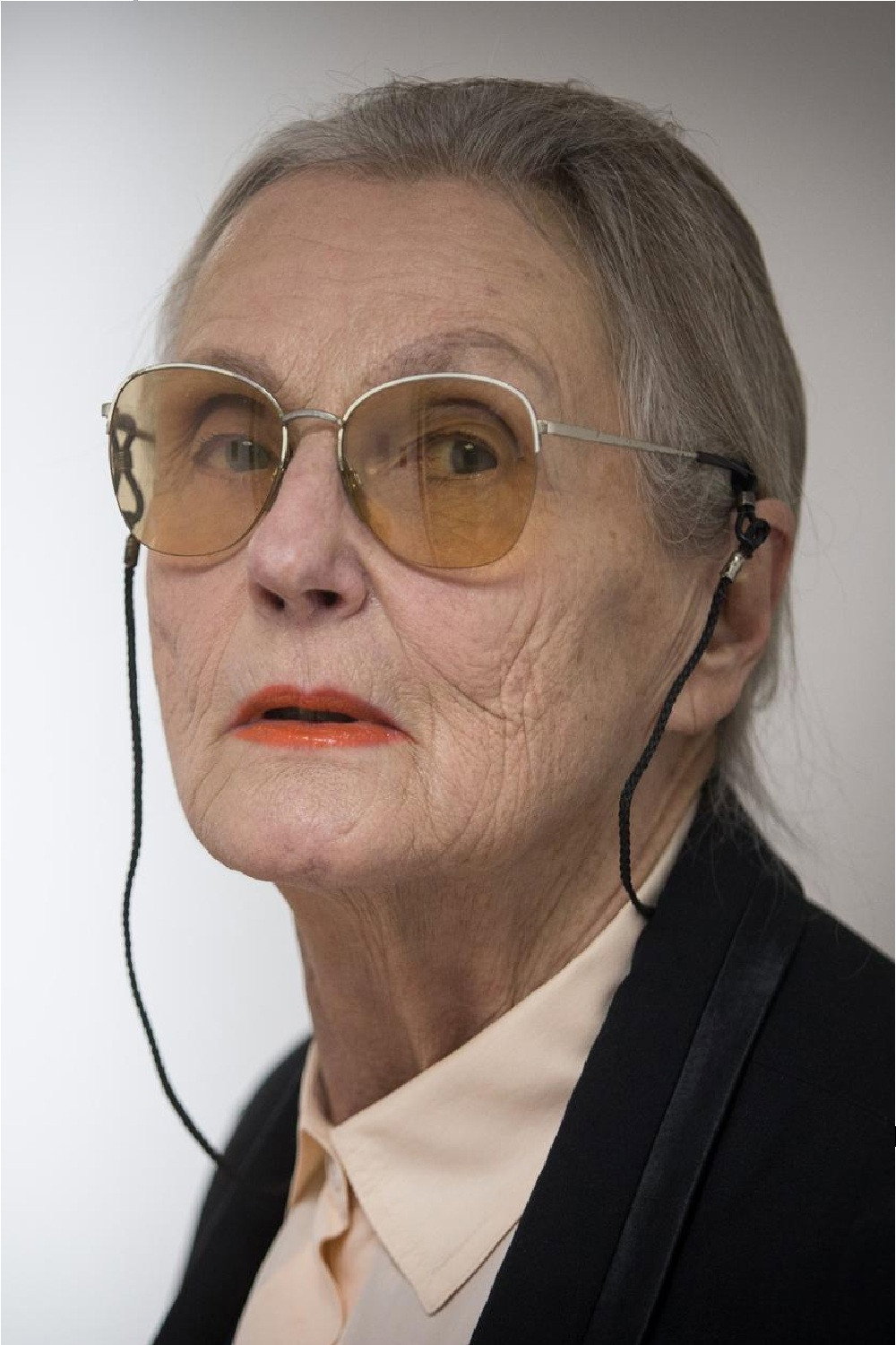 Inge Appelt as Gazdarica Olga in Fine mrtve djevojke