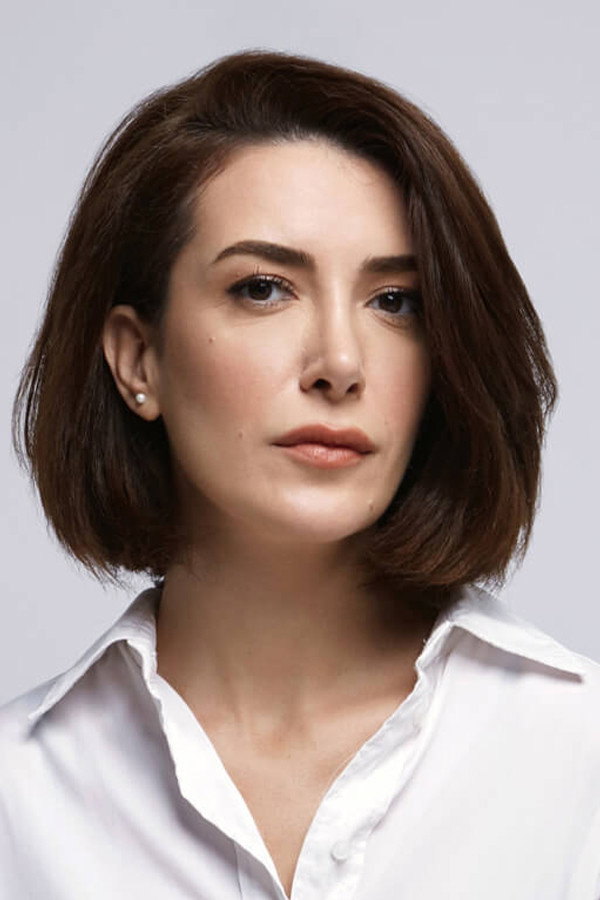 Elit Andaç Çam as Roksan in Hilal, Feza and Other Planets