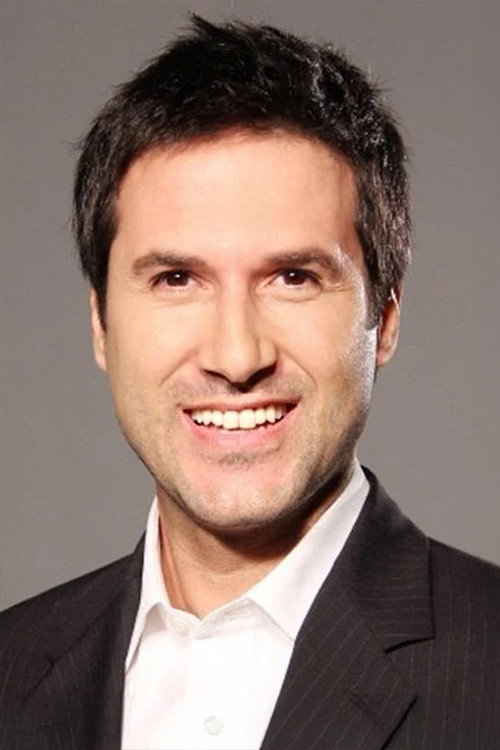 Burak Önal as Mustafa in Serseri Aşıklar