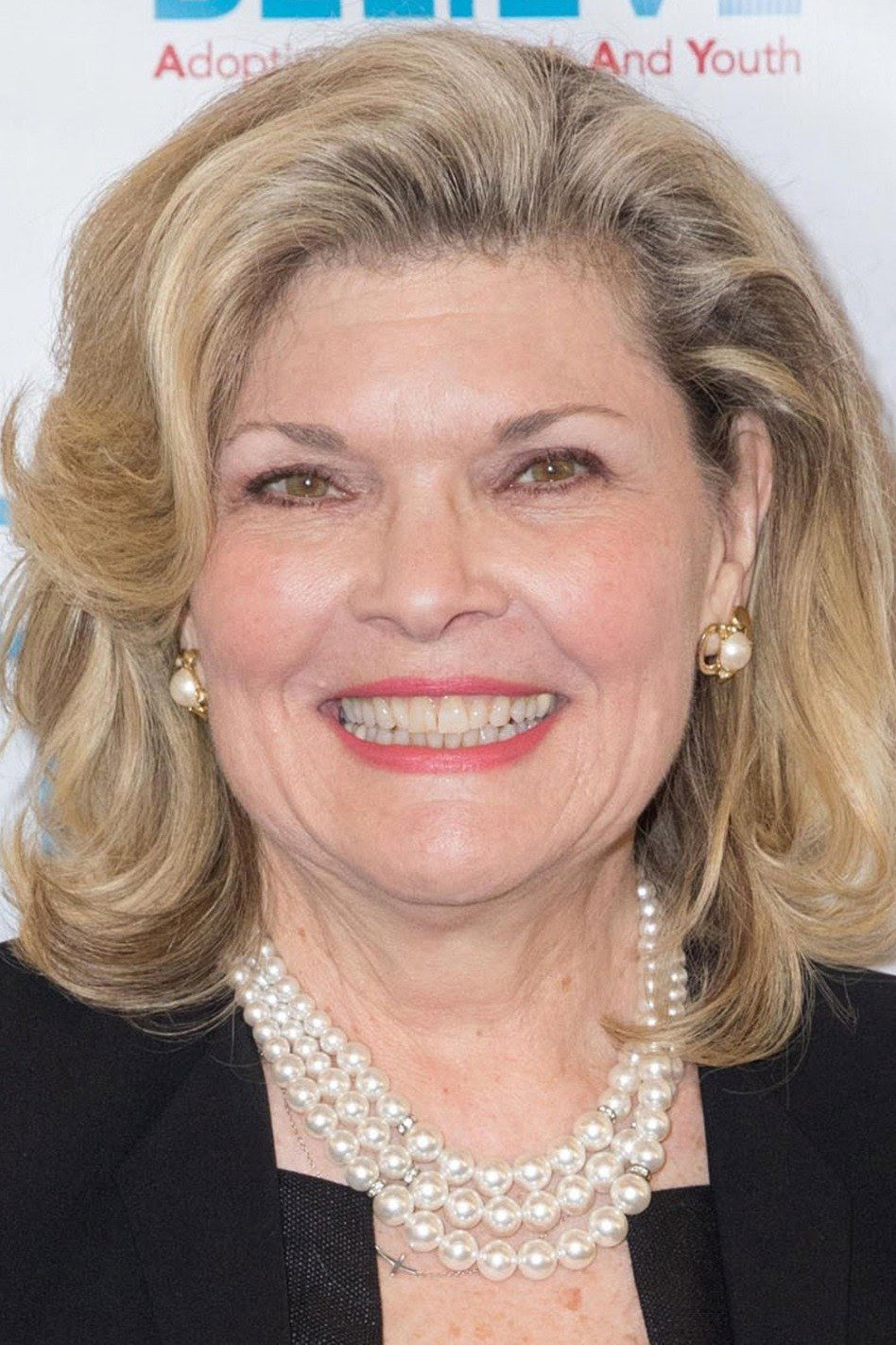 Debra Monk as Lewis' Mom in Bed of Roses