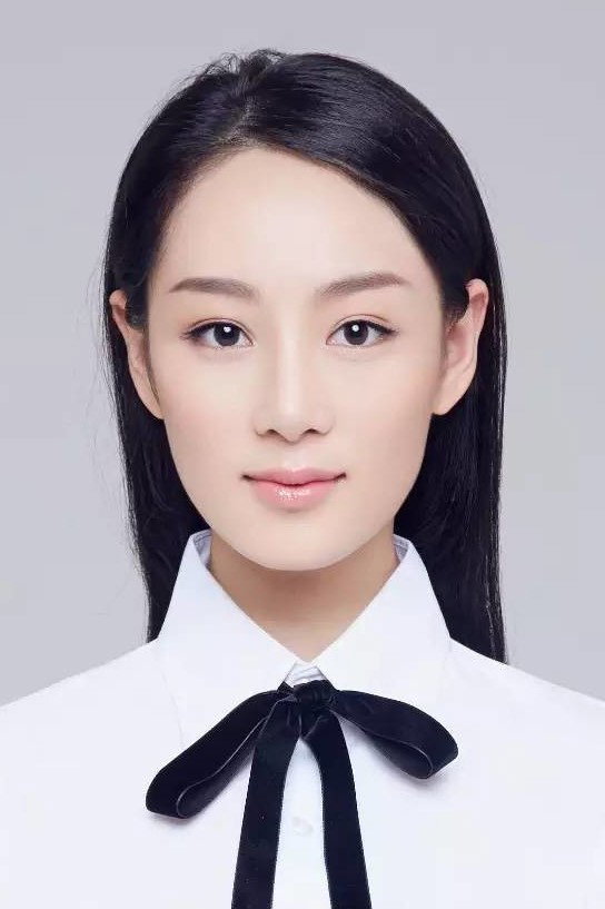 赵圆瑗 as Fang Qi in Love At Night