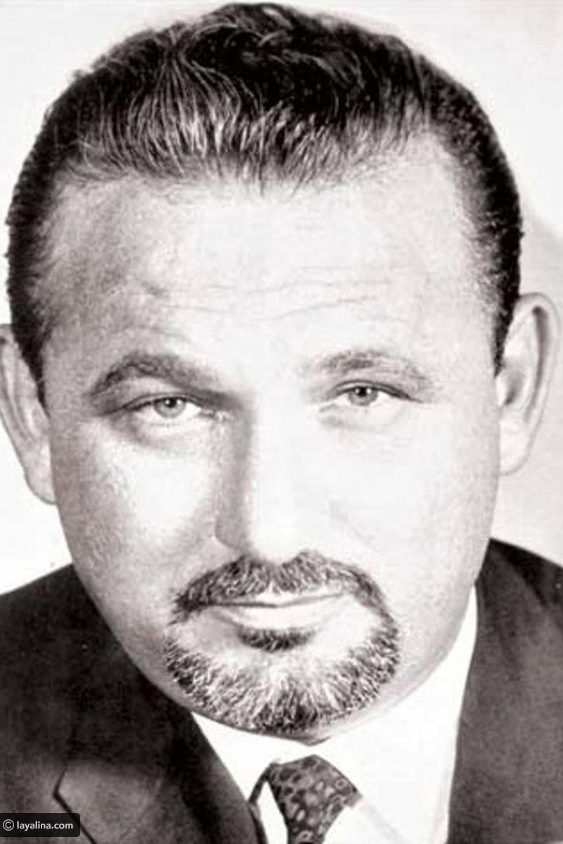Ezz Eldin Zulficar as مستر جايمس in Port Said